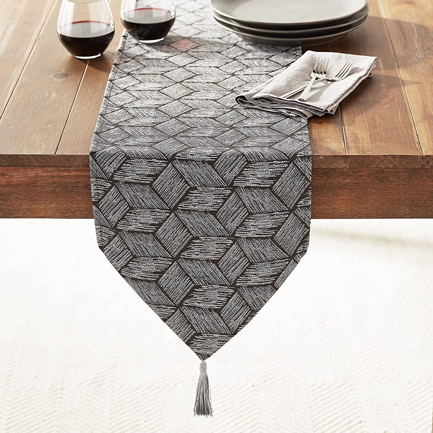 Fortune 3D Geometric Pattern Decorative Table Runner