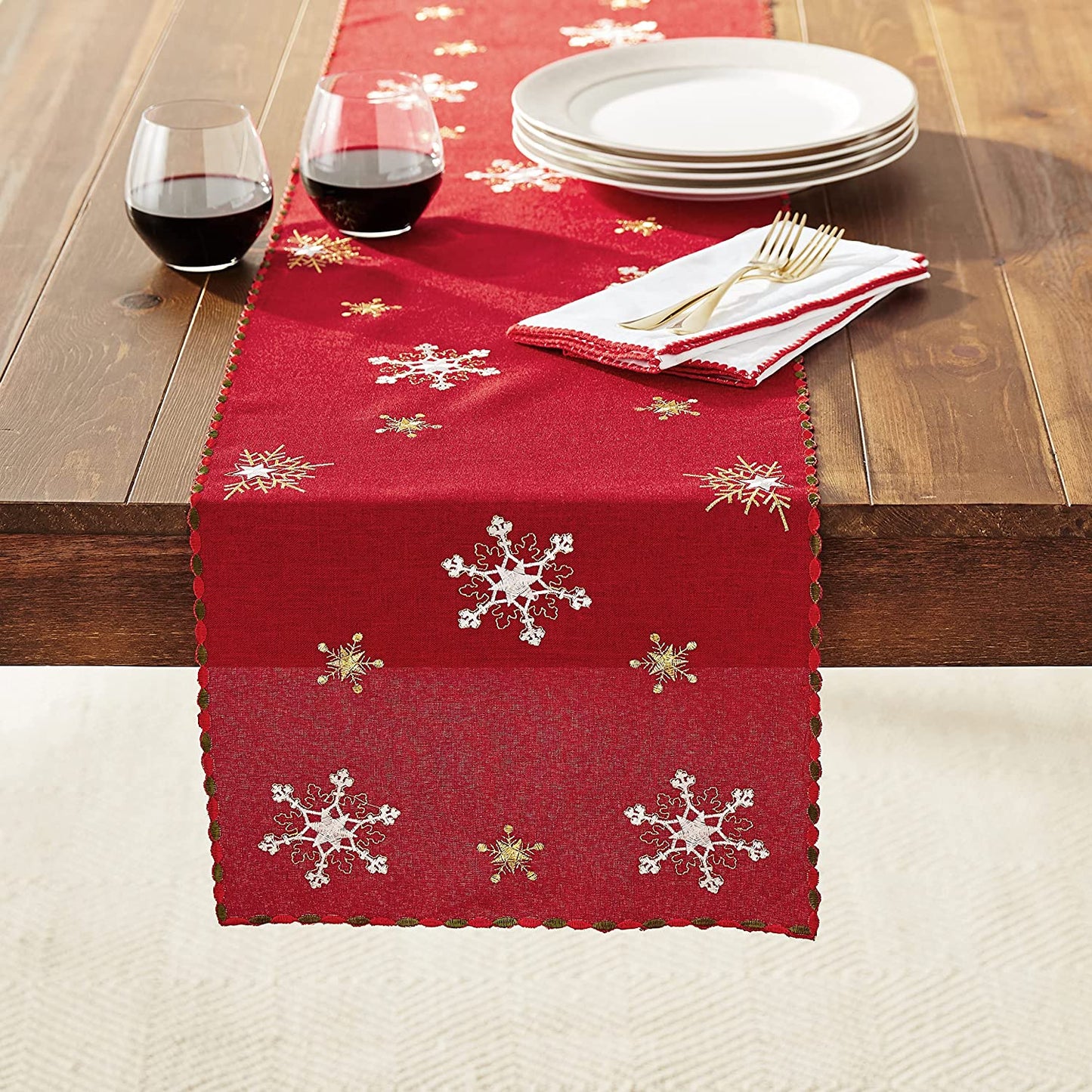 Seasonal Xmas Christmas Holiday Essenial Pattern Decorative Table Runner